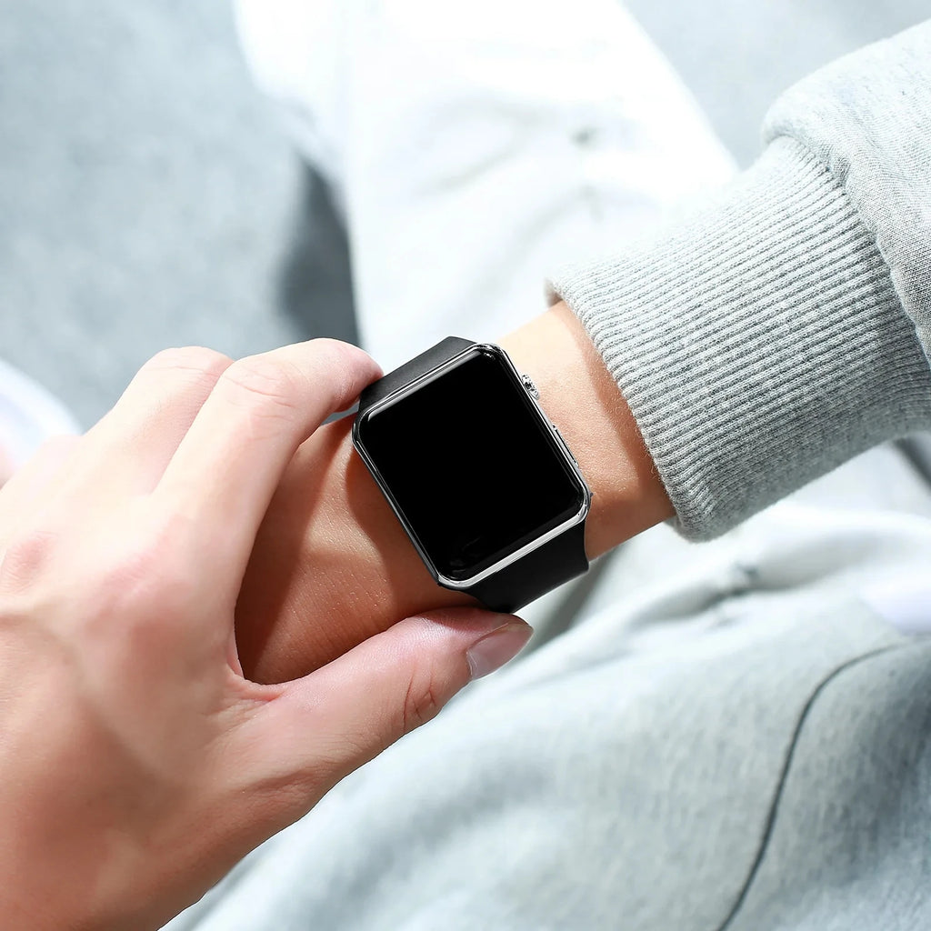 Reloj Digital LED Sport para Hombre y Mujer
